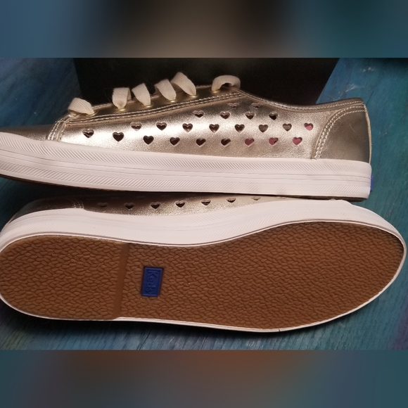 Kate Spade New York Gold Keds Sneakers Hearts brand new unworn - Picture 2 of 6